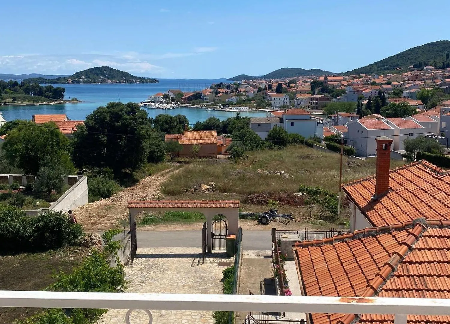 Apartments With A Parking Space Preko, Ugljan - 23327 Croatia
